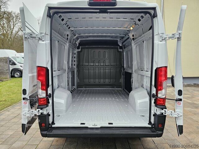 Hög tak skåpbil Fiat Ducato 35 140 L2H2 Klima Temp 260° Kamera PDC