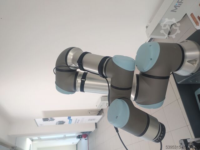 Industrijski roboti Universal Robots UR 16e