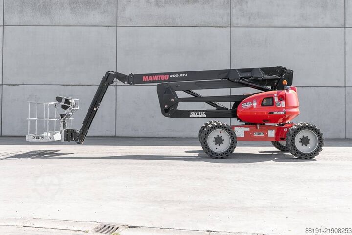 Ledad teleskopisk arbetsplattform Manitou 200 ATJ
