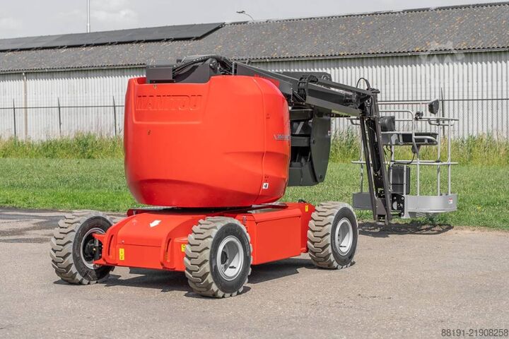 Kĺbová teleskopická pracovná plošina Manitou 150 AET JC 3D