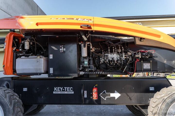 Teleskopická plošina JLG 1250 AJP