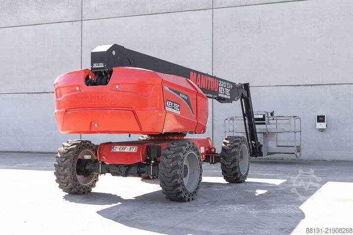 Teleskopická plošina Manitou 220 TJP