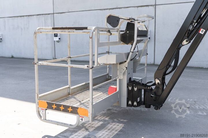 Teleskopická plošina Manitou 220 TJP