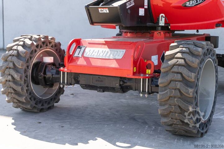 Teleskopická plošina Manitou 220 TJP