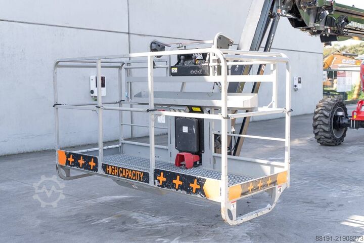 Teleskopická plošina Manitou 220 TJP