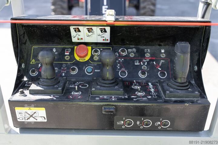 Teleskopická plošina Manitou 220 TJP