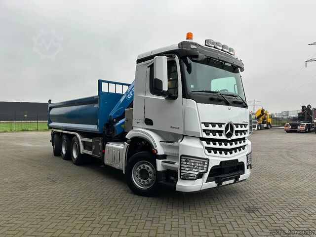 带起重机的自卸车 Mercedes-Benz Arocs 3243 8x4 Tridem Kipper/Kraan Euro 6