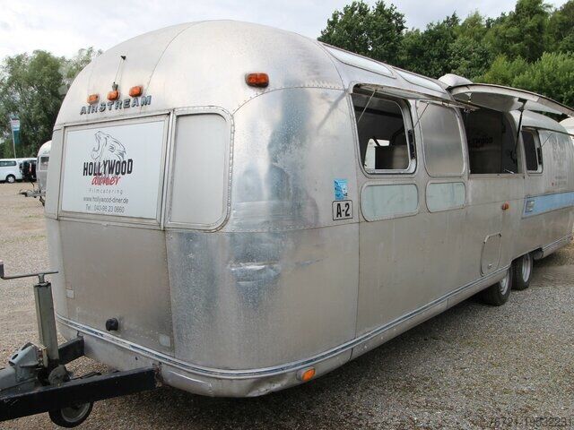 Tirdzniecības piekabe Airstream Land Yacht Sovereign Catering + Foodtrailer