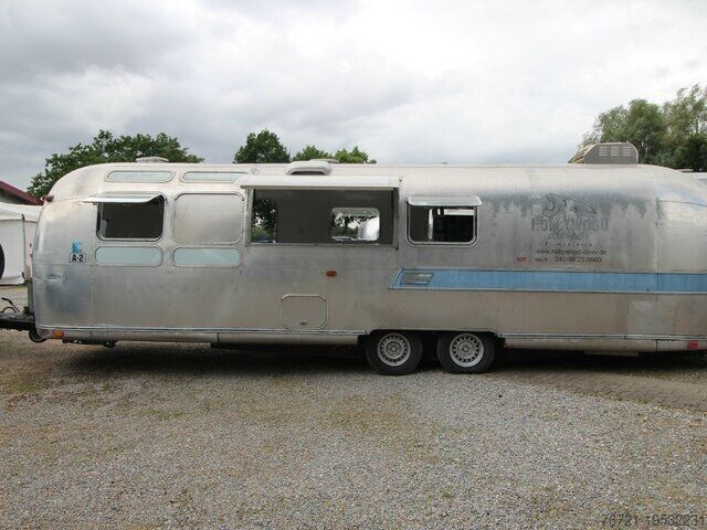 Tirdzniecības piekabe Airstream Land Yacht Sovereign Catering + Foodtrailer