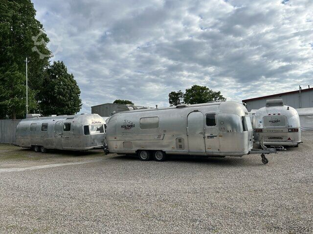 Verkaufsanhänger Airstream Land Yacht Sovereign Catering + Foodtrailer