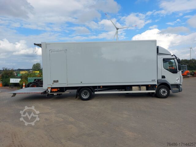 Камион с кашони DAF LF 45