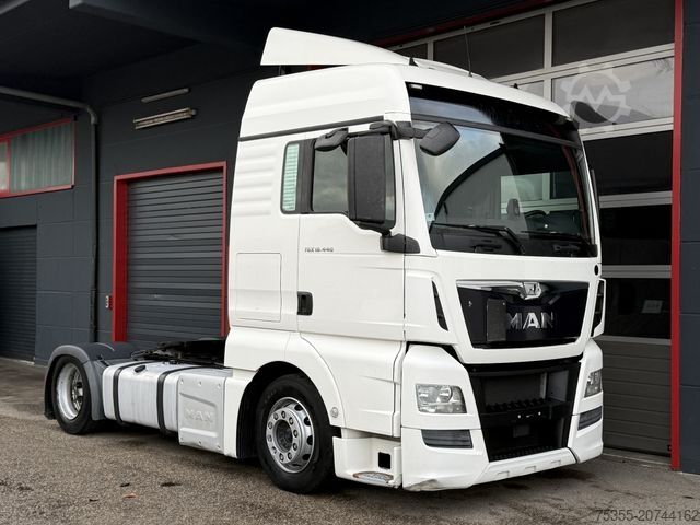 Tūrinis vilkikas MAN TGX 18.440 XLX MEGA Klimaauto Motorbremse 2xTank