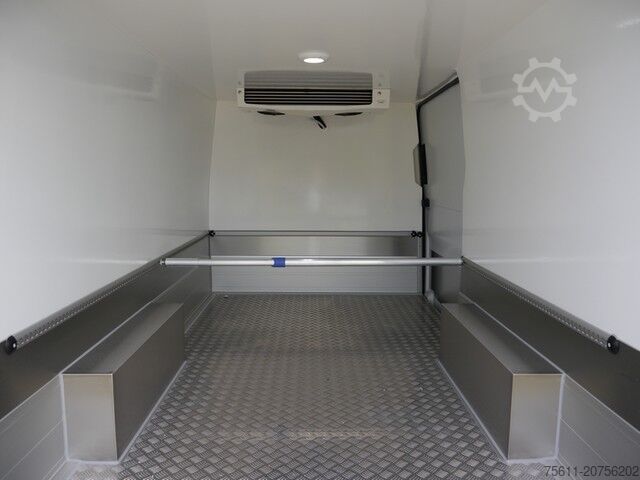 Hladilni dostavnik VW CRAFTER 35 FLACH FRISCHEDIENST 0° RFK + 2x PDC