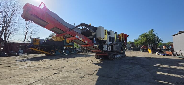 Unit penghancur Sandvik QJ241 jaw crusher