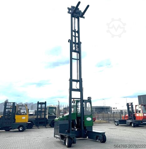 Empilhador de 4 vias Combilift C4000 /2015 /Triplex 8400 mm/Only 7299 h
