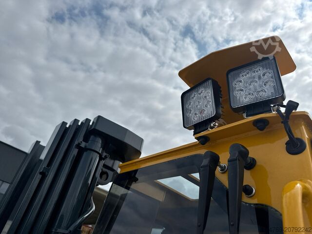 Chariot élévateur multidirectionnel Combilift C3000/Triplex 5500 mm /Perfect condition