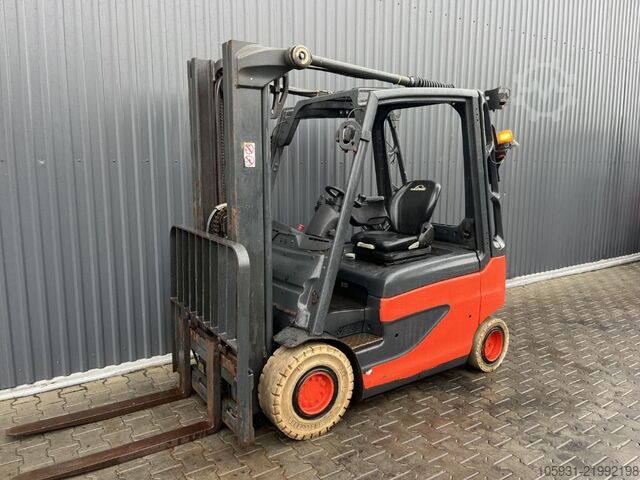 Elektro 4 Rad-Stapler Linde E25-01