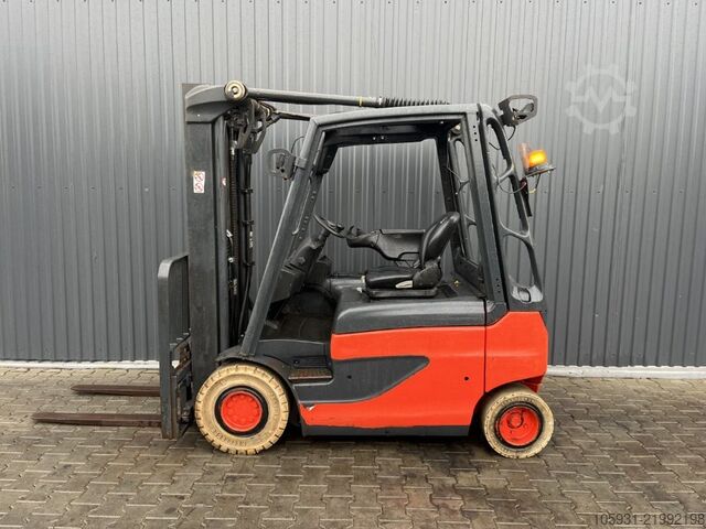Elektro 4 Rad-Stapler Linde E25-01
