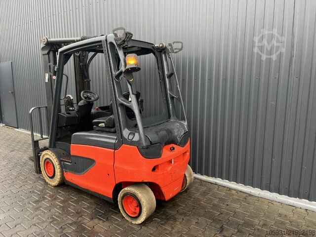 Elektro 4 Rad-Stapler Linde E25-01