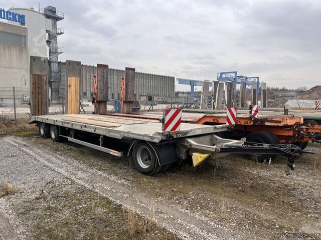 Нископроходен ремарке Möslein TO 3 F Schwebheim 3 Achs Tiefladeranhänger 9 m Ladefläche