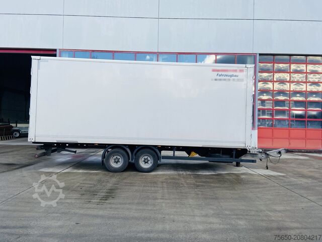 Box trailer Möslein TKO 105 D 7m weiß Tandem- Koffer, Durchladbar, Neuwertig