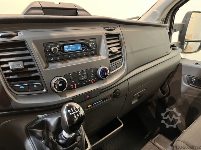 Truk platform dengan derek Ford Transit 350 2.0 TDCI L2H1 Trend MHEV 130 PK Ope...