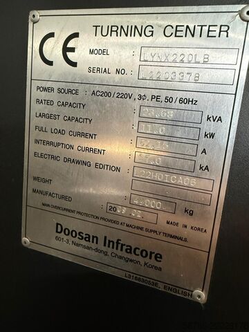 مخرطة CNC Doosan Lynx 220LB
