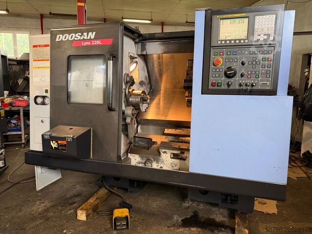 مخرطة CNC Doosan Lynx 220LB
