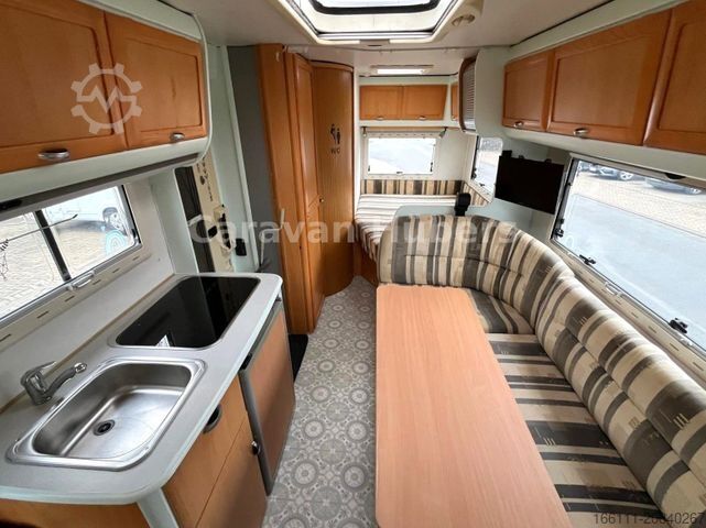 Integriertes Wohnmobil HYMER/ERIBA BC 574 - Fest/Hubbett - Solar - Klima - AHK -