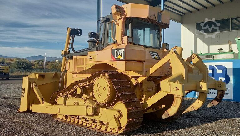 Planiermaschine Caterpillar D6T
