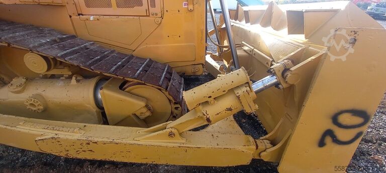 Planiermaschine Caterpillar D6T