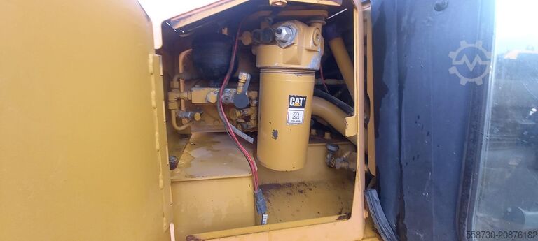Planiermaschine Caterpillar D6T