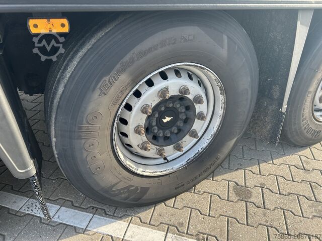 Koffer Schmitz Cargobull SCB S3B / Box / Loadlift / 2x Liftas / APK 03-27