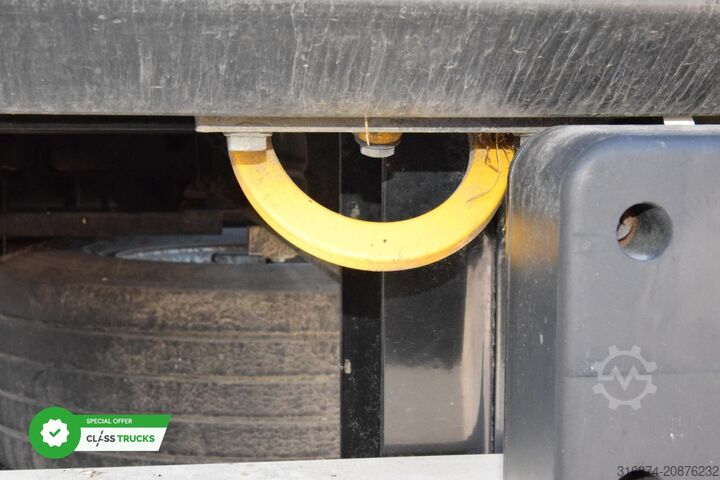 Kylmäkuljetuspuoliperävaunu KRONE SDR Cool Liner FP 60 ThermoKing SLXi 300