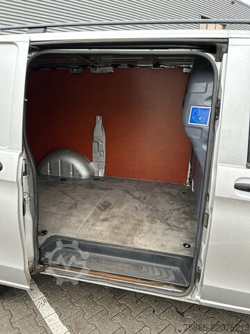 Xe van thùng kín Mercedes-Benz Vito 114 CDI Lang / Leder / Navi / Camera