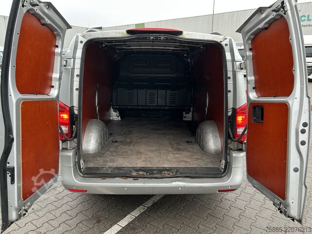 Xe van thùng kín Mercedes-Benz Vito 114 CDI Lang / Leder / Navi / Camera