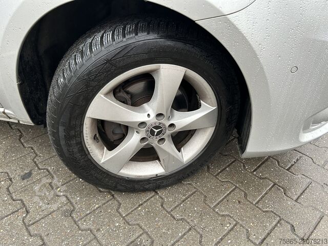 Xe van thùng kín Mercedes-Benz Vito 114 CDI Lang / Leder / Navi / Camera