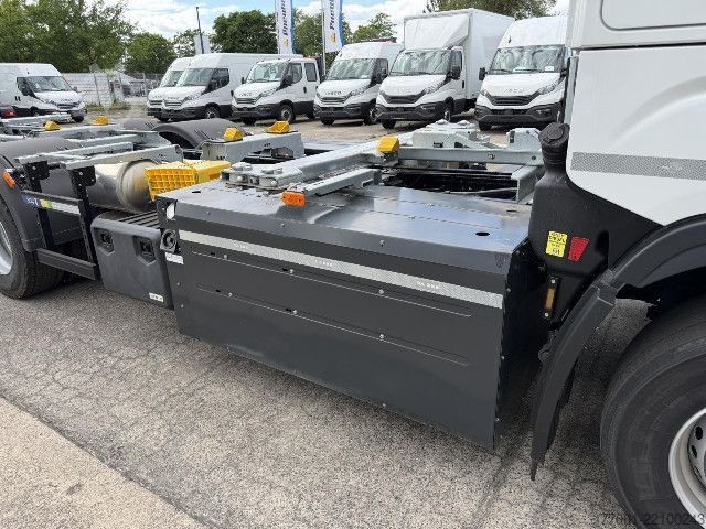 Вантажівка зі змінною надбудовою IVECO AS260S46Y/FS CM CNG