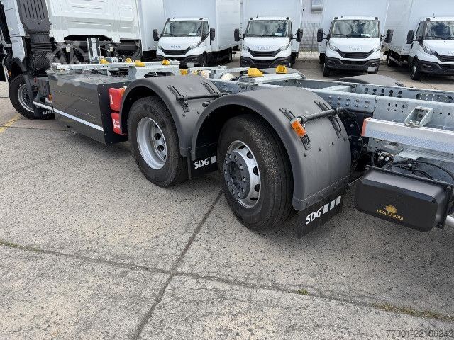Вантажівка зі змінною надбудовою IVECO AS260S46Y/FS CM CNG
