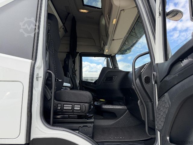 Вантажівка зі змінною надбудовою IVECO AS260S46Y/FS CM CNG