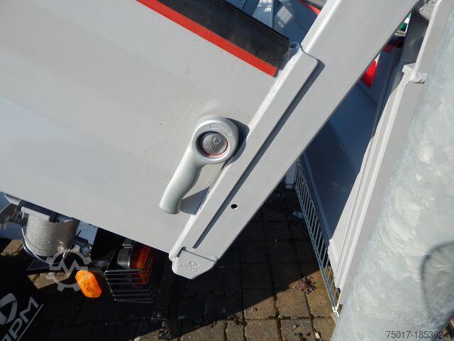 Three-way tipper reinforced chassis Peugeot 3-Seitenkipper Neuwagen SOFORT Doka Anhängerkupplung Klima Bluetooth