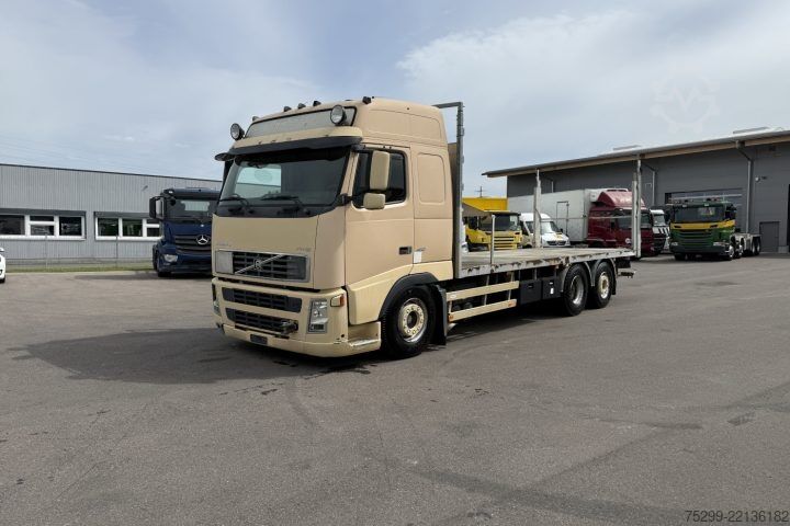 Вантажівка з відкритою платформою Volvo FH12-460 6x2 Brücke / Swiss-Vehicle