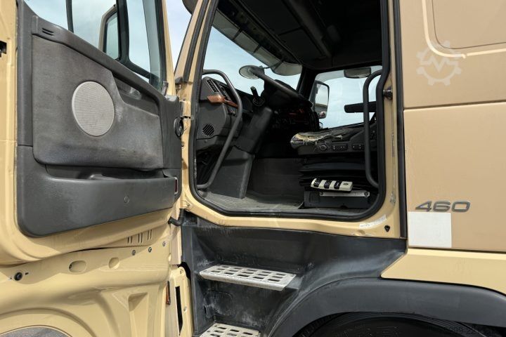 Вантажівка з відкритою платформою Volvo FH12-460 6x2 Brücke / Swiss-Vehicle