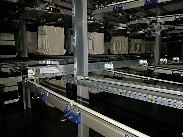 Overhead conveyor system with carriers Dürkopp Transportanlage