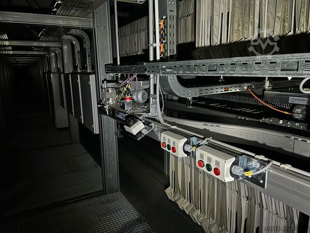Overhead conveyor system with carriers Dürkopp Transportanlage