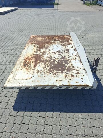 Laserski rezalni stroj / Odpadi pločevine / TRUMPF Restgitterpalette / Holztransport