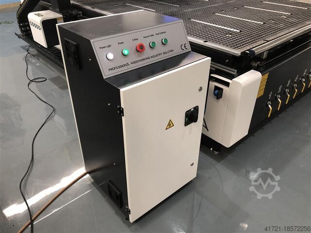 Centre d'usinage CNC WINTER ROUTERMAX ATC 2130 ECO