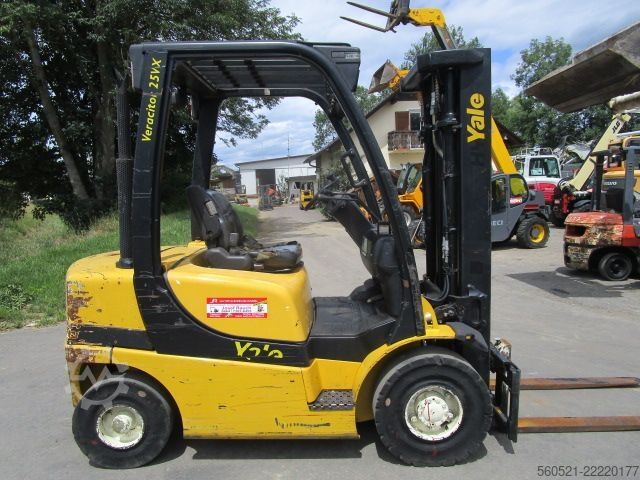 Dieselstapler Yale 2,5 Ton. mit Seitenschieber + Triplex-Freihub 5m