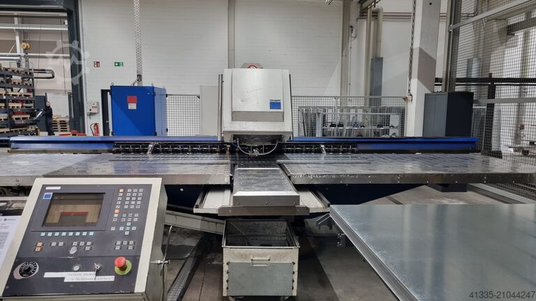 μηχανή διάτρησης και κοχλίωσης TRUMPF TruMatic 5000 R