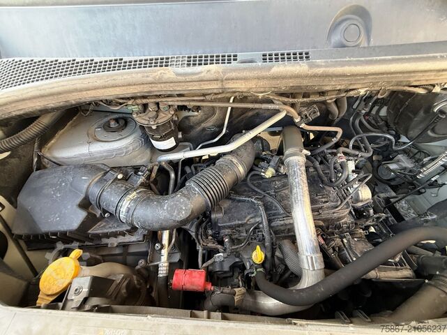 平板卡车 NISSAN NV 400